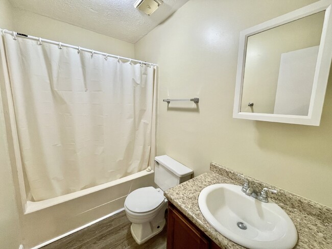 Photo - 2 bedroom, 1.5 bathroom townhome in Creeks Edge. Accepts Section 8.