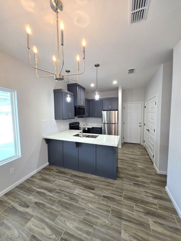 Photo - 913 N Clarence Ave