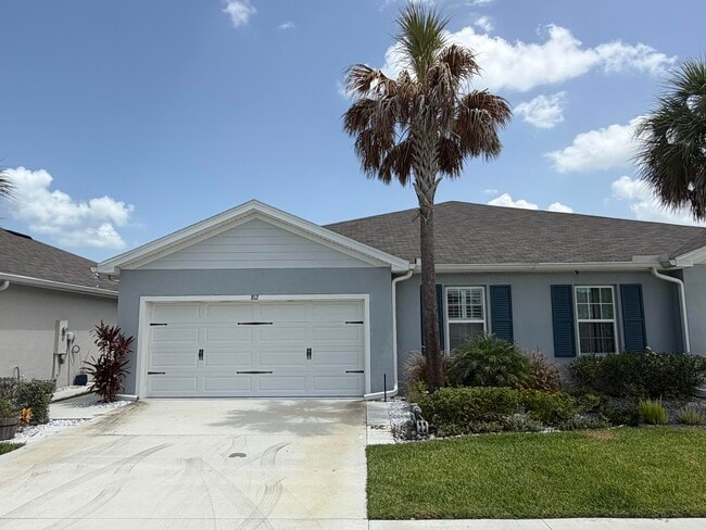 Building Photo - 812 Persimmon Pl