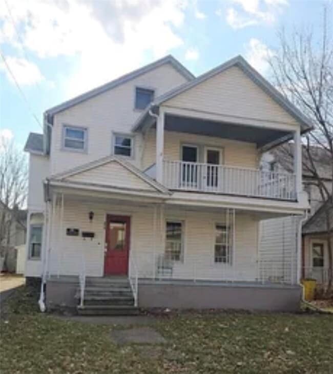 Building Photo - 454 Riverside Ave