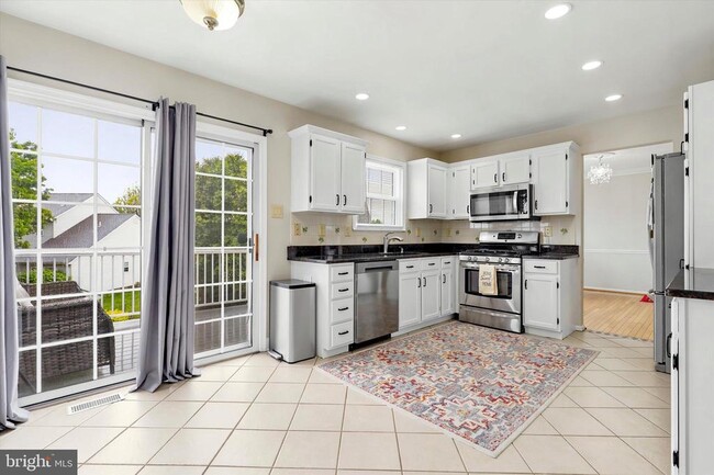 Photo - 438 Candlewood Way