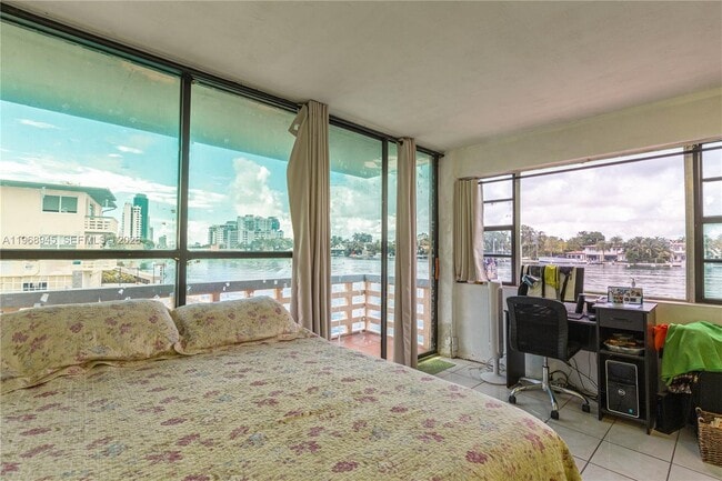 Building Photo - 6484 Indian Creek Dr Unit 132