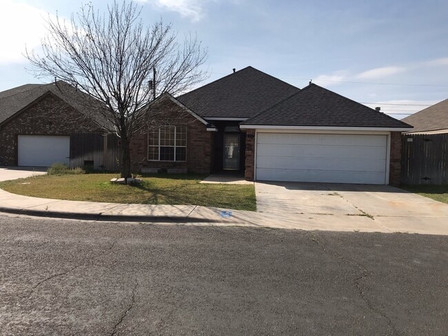 Building Photo - COMING SOON!!!  Large 3 bedroom home with a fireplace