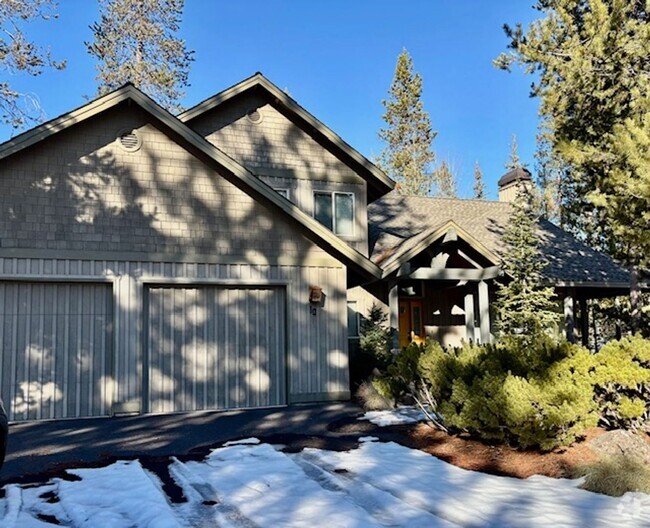 Building Photo - #10 Pyramid Mountain, Sunriver, OR 97707 Rental