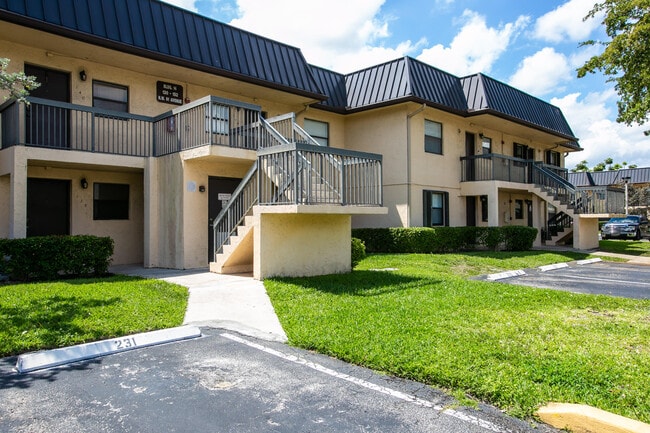 Building Photo - 142 NW 91st Ave Unit 104