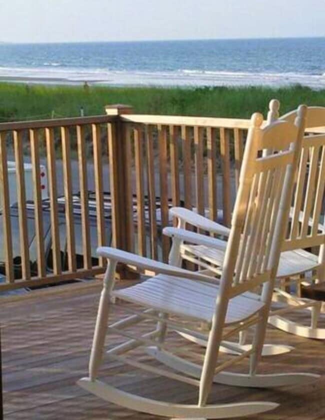 Building Photo - 102 Revere St