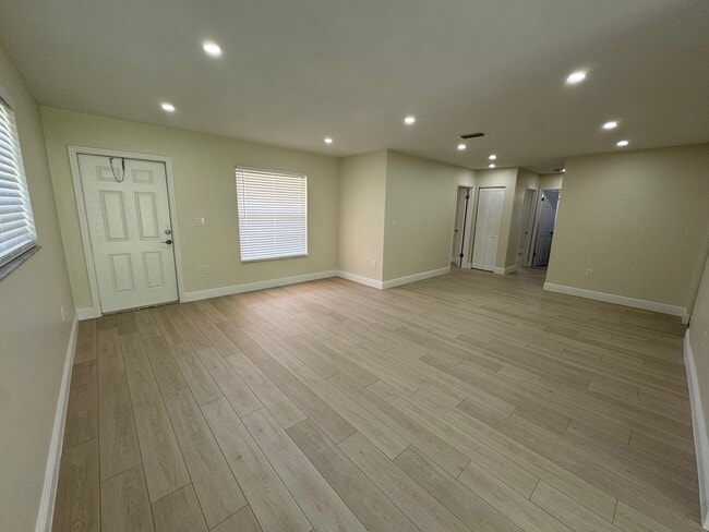 Photo - 7335 SW 23rd St