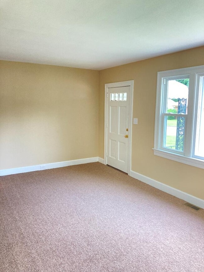 Photo - 510 Macon St S