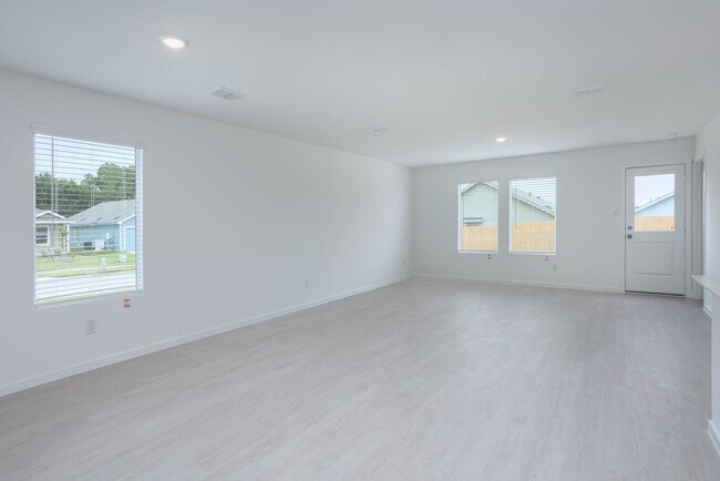 Photo - 727 Ginkgo Wy