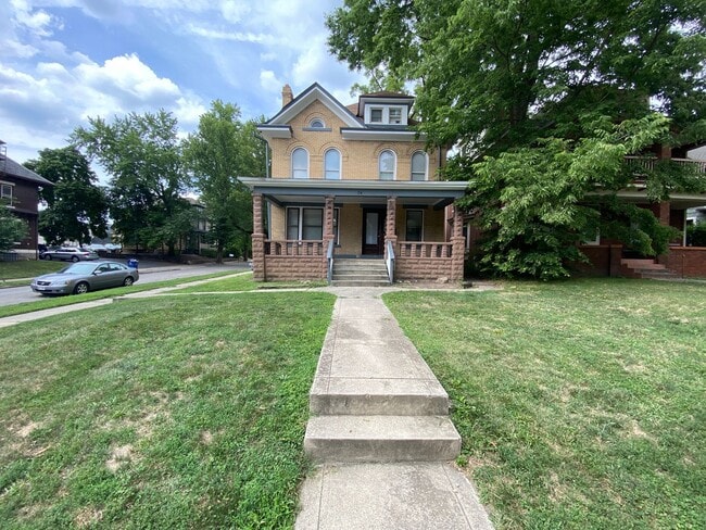Building Photo - 74 E Lane Ave Unit 74 Rental