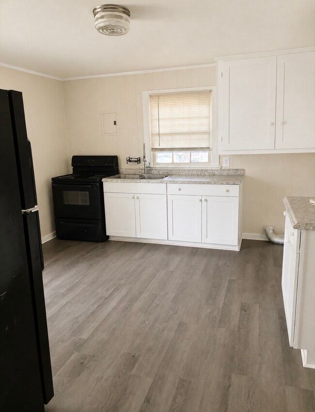 Photo - 135 West St