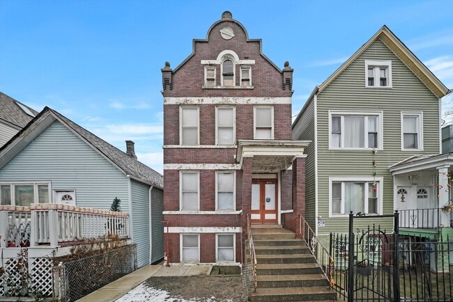 Building Photo - 2021 W 47th St Unit 2R Rental