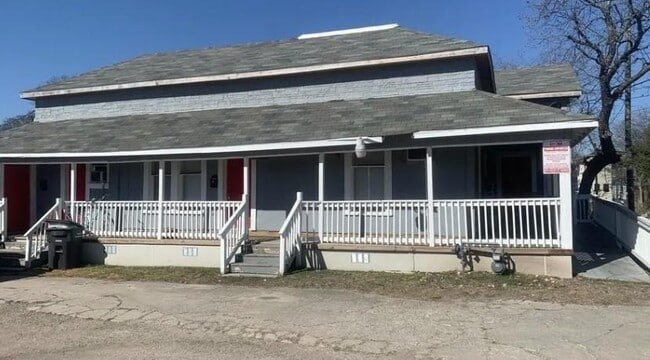 320 Quitman St