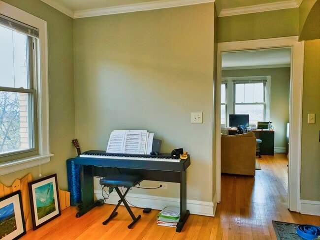 Photo - 1925 Grove Ave Unit B3