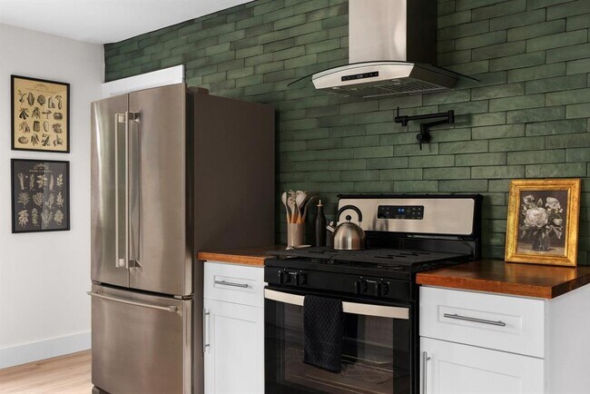 Photo - 8814 Laverty Pl