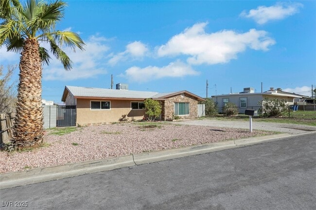 Photo - 11 California Way