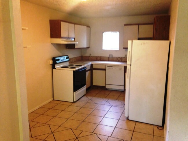 Photo - 454 Arapahoe Ave