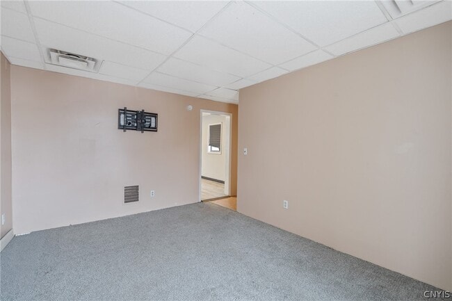 Photo - 103 E 7th St