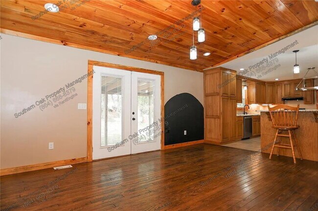 Photo - 112 Aiken St