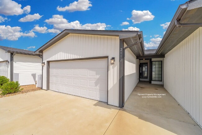 Building Photo - 2112 S Thatcher Ct Rental