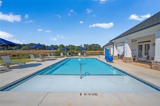 Photo - 10 American Ave