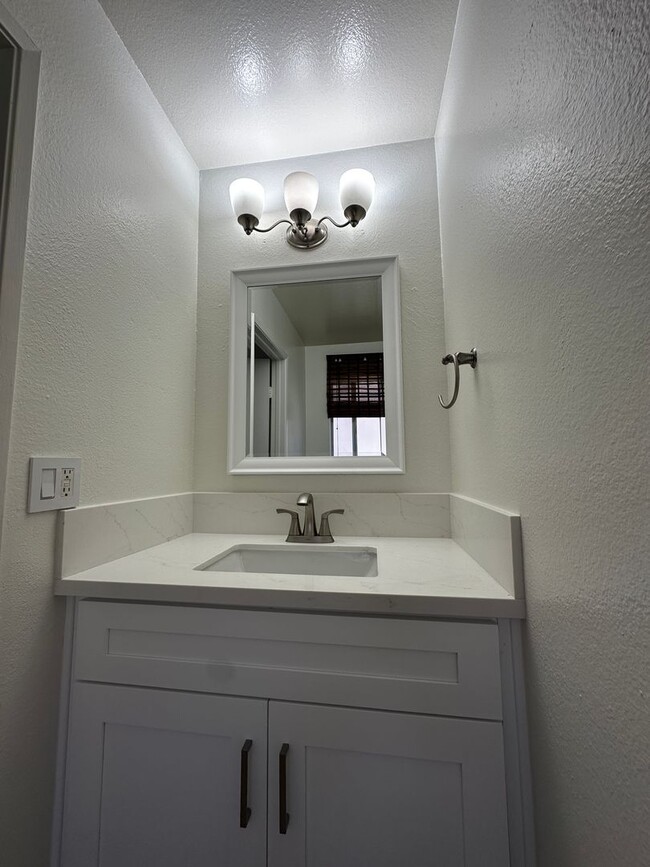 Photo - 637 Beverly Pl