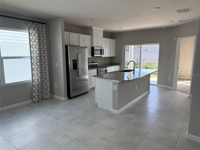 Photo - 1200 Port Blue Wy