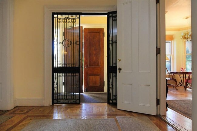 Photo - 66 Webster St