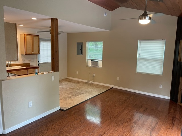 Photo - 2132 Roselawn St