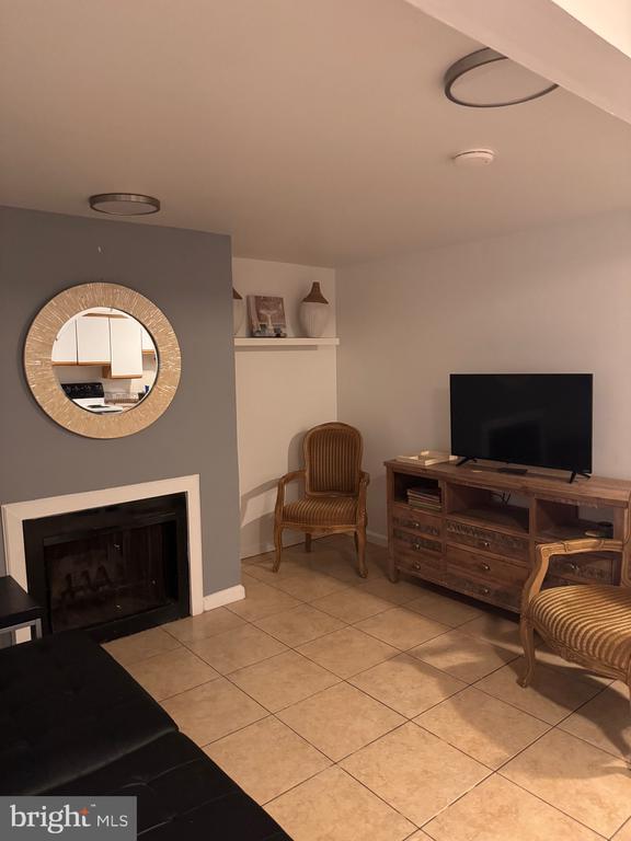 Building Photo - 1513 Massachusetts Ave SE Unit B