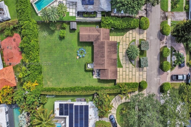 2105 Alamanda Dr