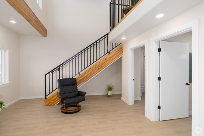 0BR, 1BA - 777SF - Living Room