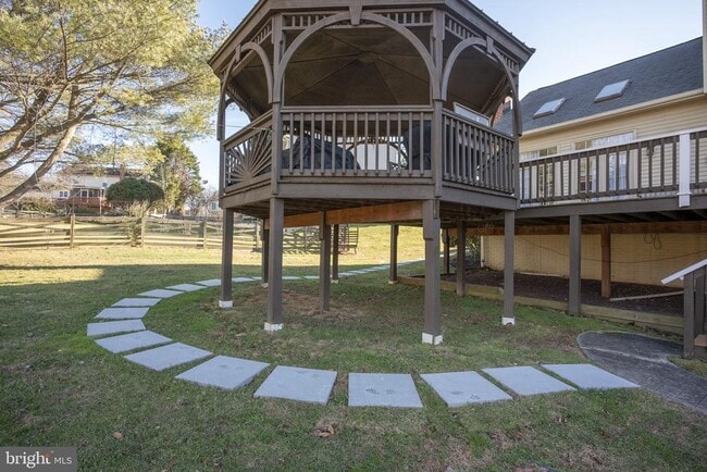 Photo - 2104 Steuben Way