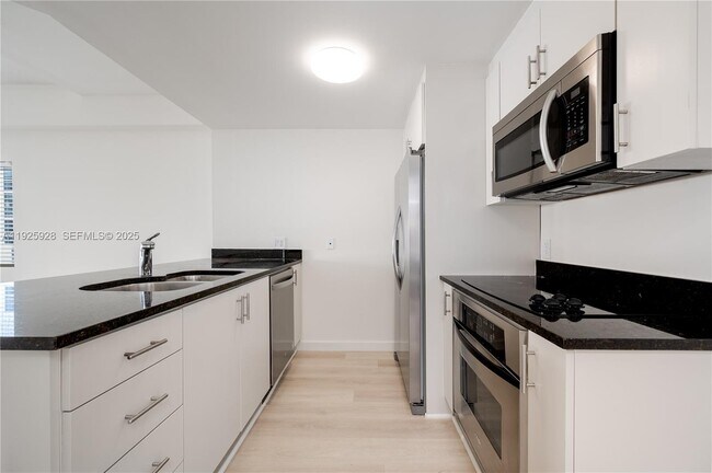 Photo - 1712 SW 2nd Ave Unit 802