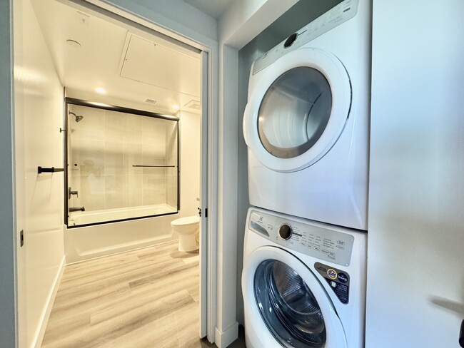 Photo - 10806 Blix St Unidad 302