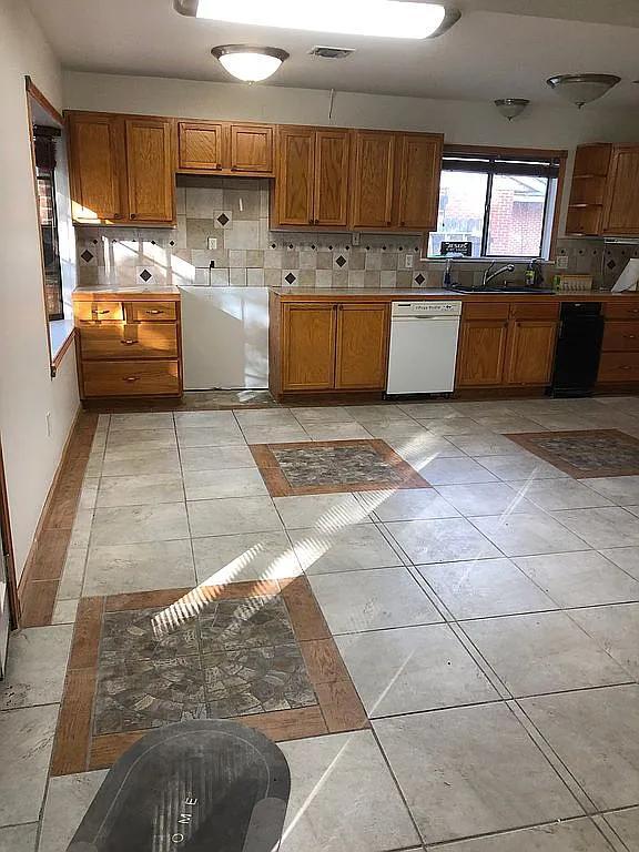 Photo - 1417 Willow St