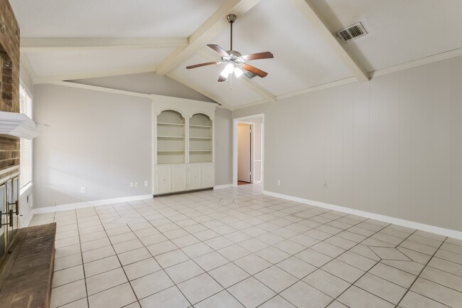 Photo - 222 Magic Oaks Dr