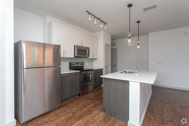 2BR, 2BA - 1288SF