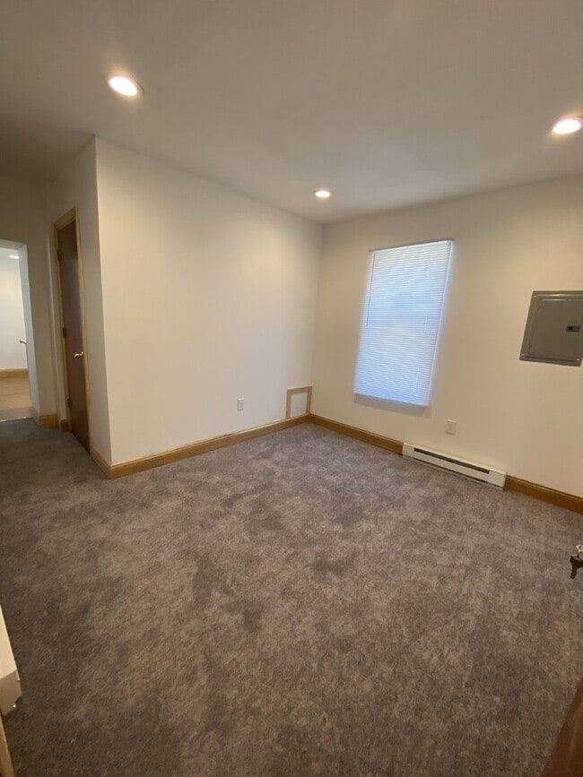 Renovated 1 bedroom Apartment for Rent