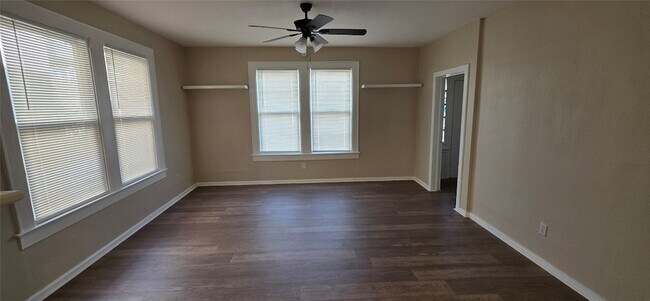 Photo - 2109 Bernardo De Galvez Ave Unidad 2