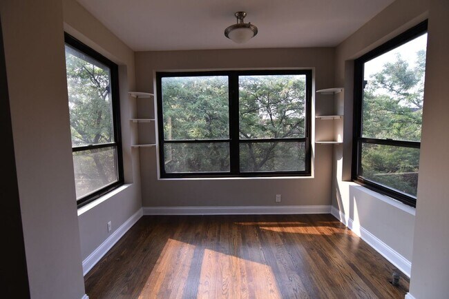 Photo - 706 W Grace St Unit GDN