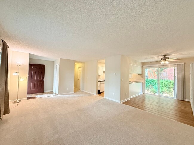 Photo - Super Cute 2 Bedroom Condo in Tigard!!! Water, Sewer and Garbage Included!!!