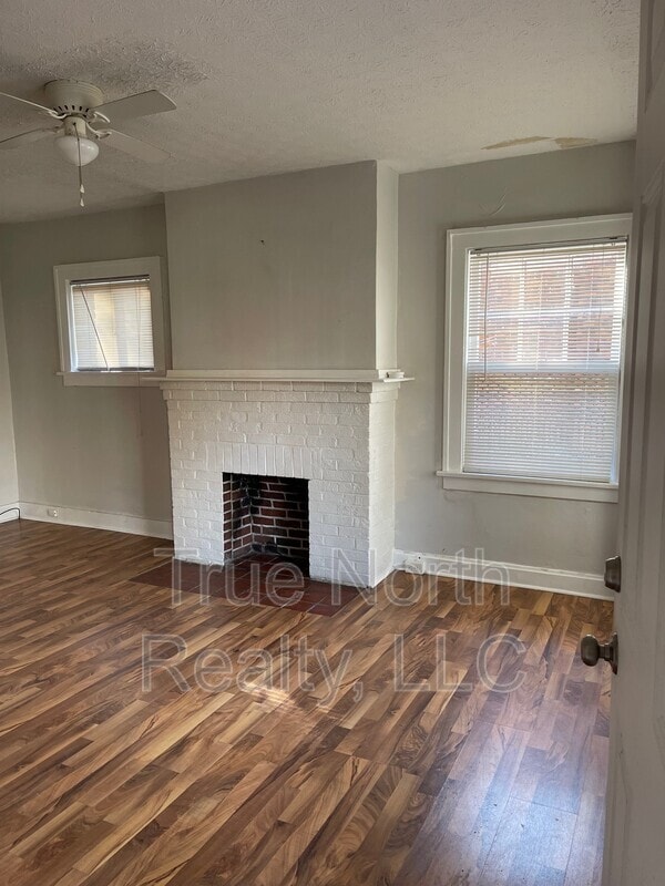 Photo - 1681 1/2 Oak Street