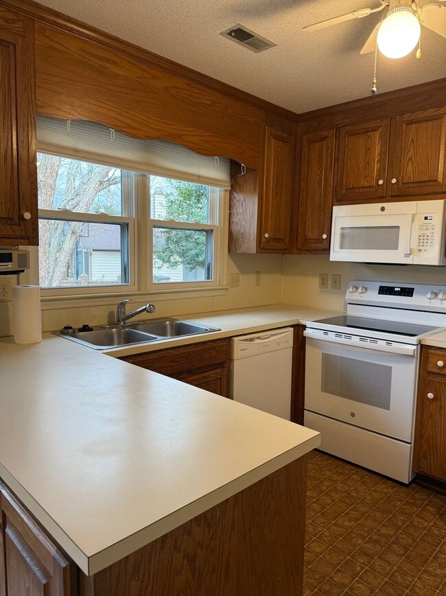 Photo - One Level Condo Convenient to Battleground Ave