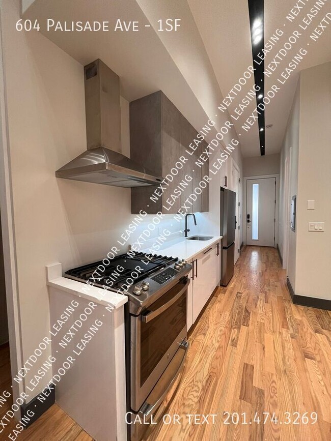 Photo - 604 Palisade Ave