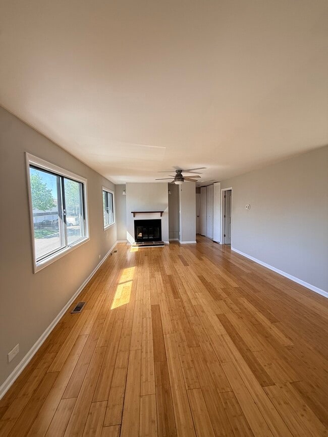 Photo - 722 Whitesail Dr