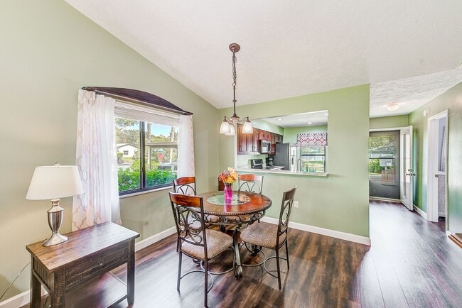 Photo - 6040 27th St W