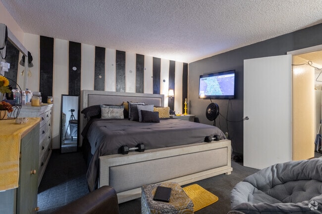 1BR, 1BA - 730SF - Altamonte Terrace