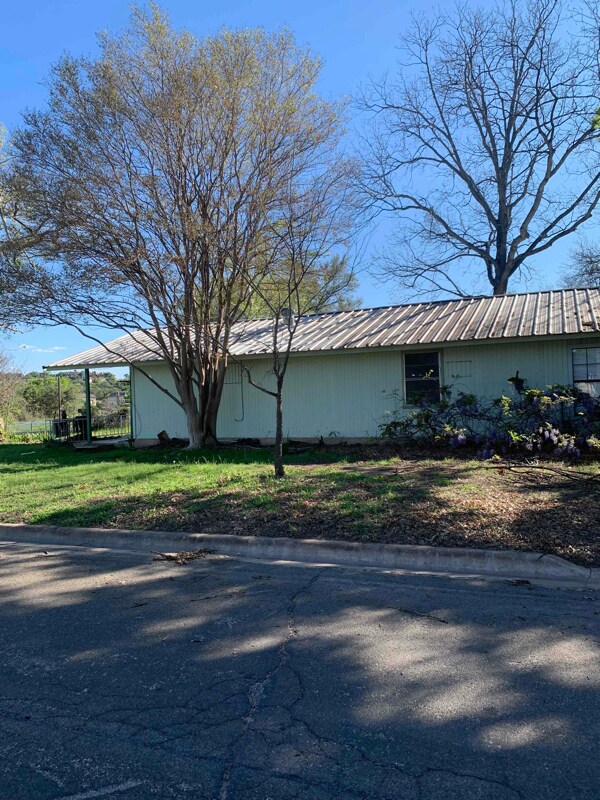 Photo - 600 Lakeshore Dr