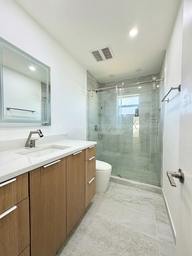 Photo - 947 N Atmore Cir